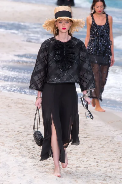 Look 77